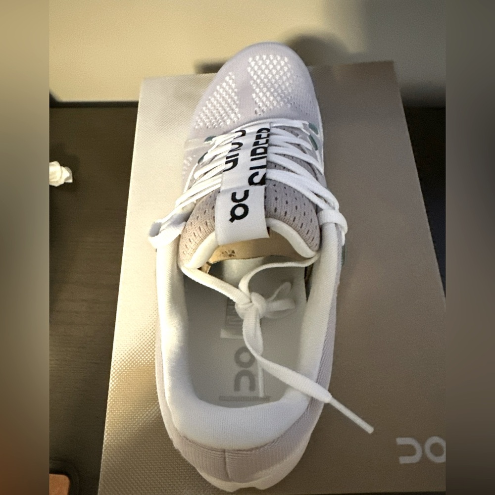 Men’s Sneakers & Athletic Shoes On Cloudsurfer size 9.5